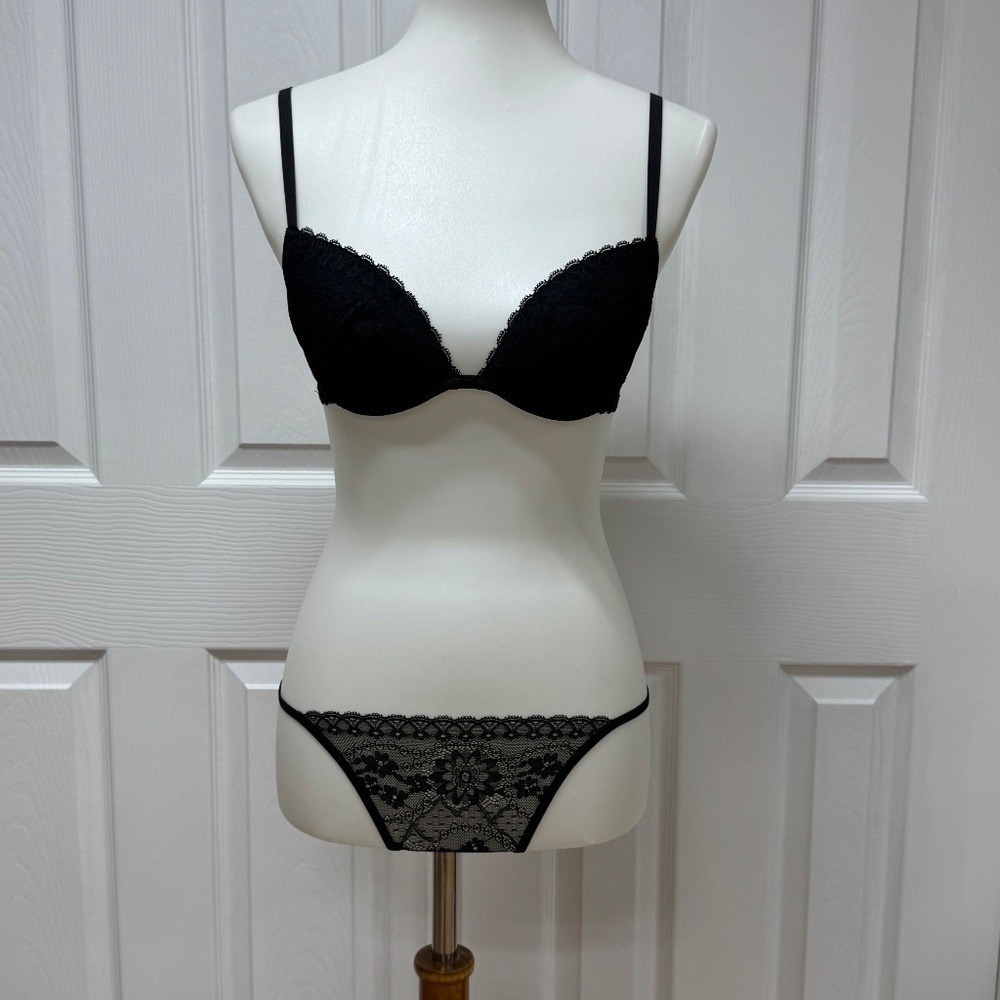La Perla Black Push Up Bra - 32 C - With Thong - Size M - In Bag.
